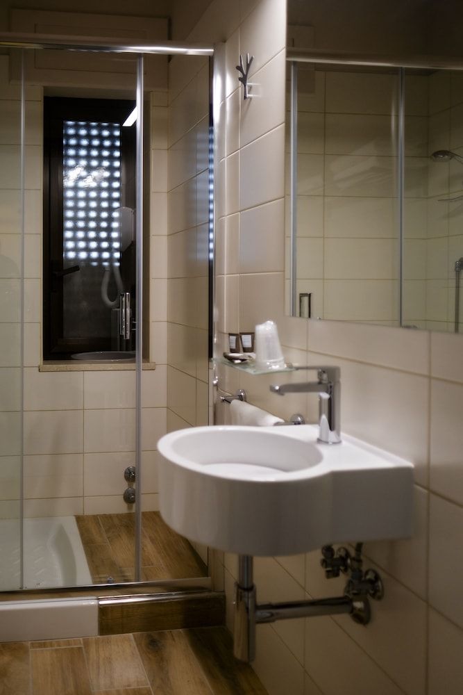 Magic Hotel Double or Twin Room 6