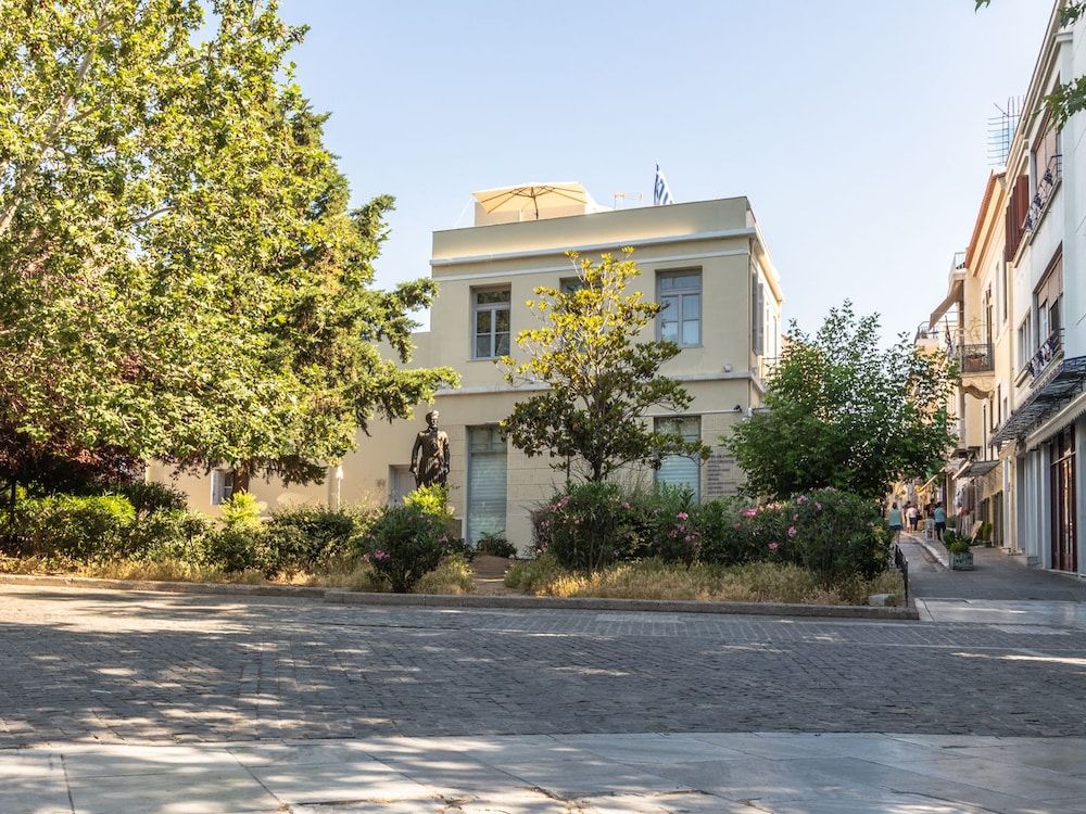 undefined Kyria Boutique House 6
