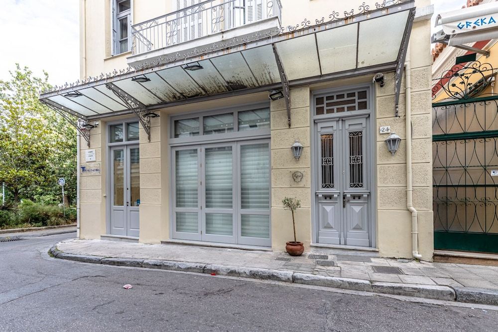 undefined Kyria Boutique House 7
