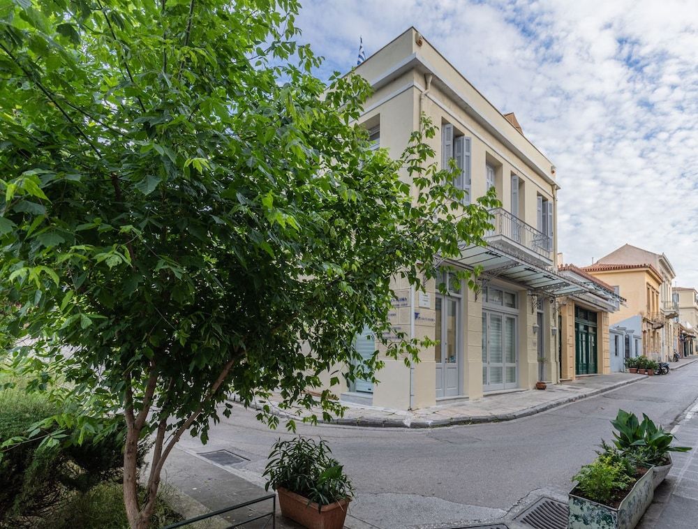 undefined Kyria Boutique House 5