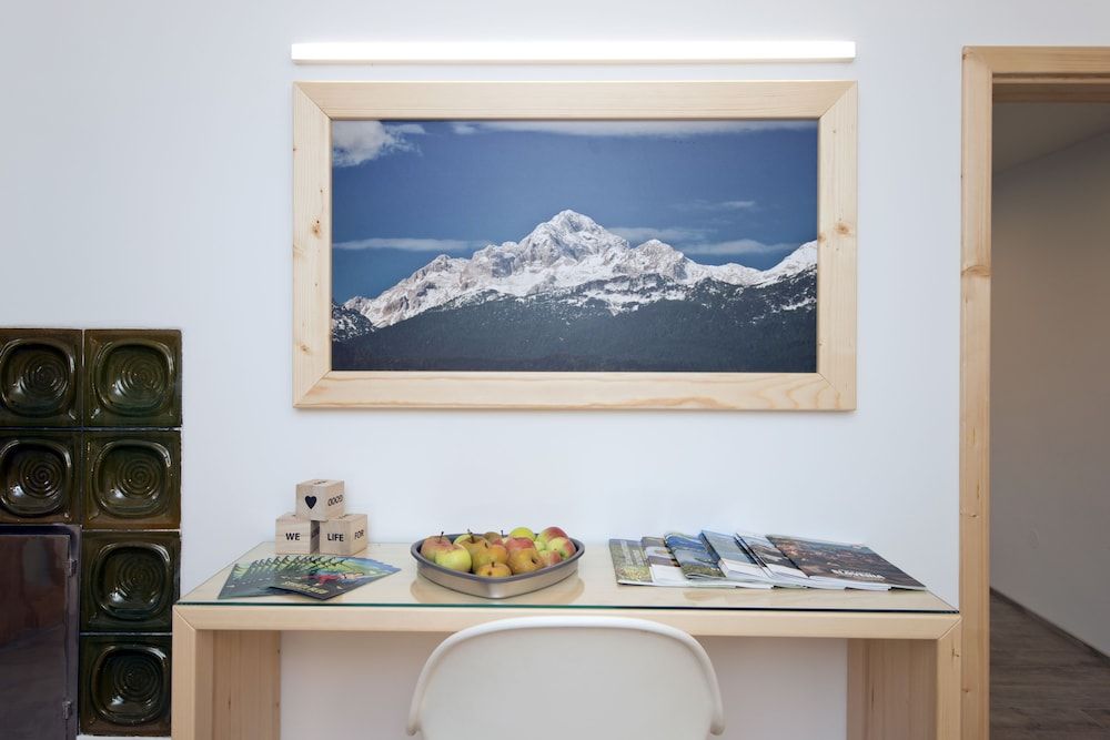 Check-in/check-out kiosk