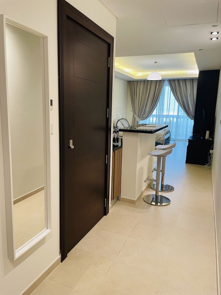 VB22 & VB23 by Qatar Coral Premium Studio, Tower 11