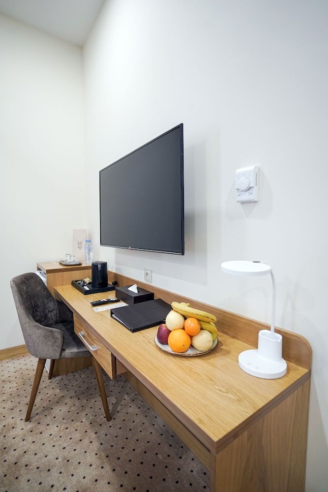 undefined Milan Hotel 8