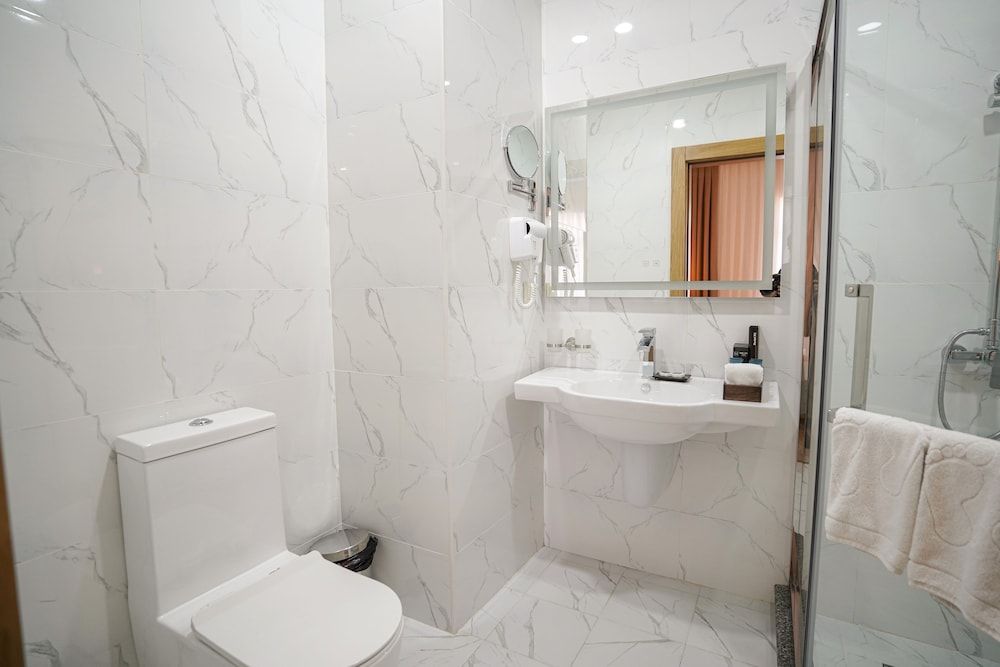 undefined Milan Hotel 7