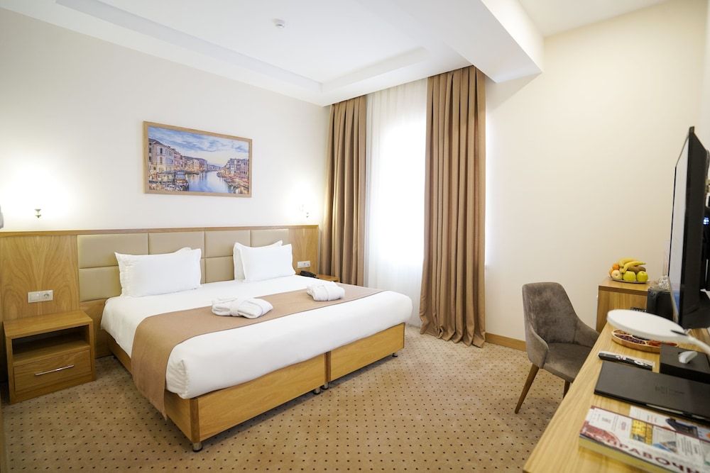 undefined Milan Hotel 2