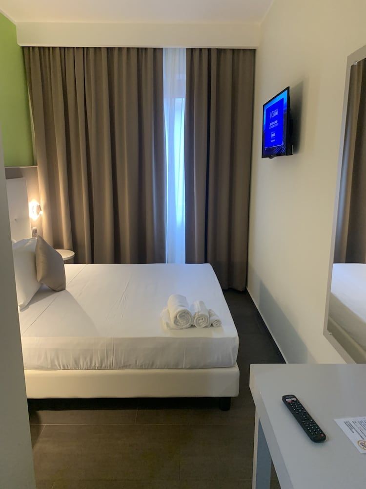 Hotel Stradivari Standard Double Room, Non Smoking 2