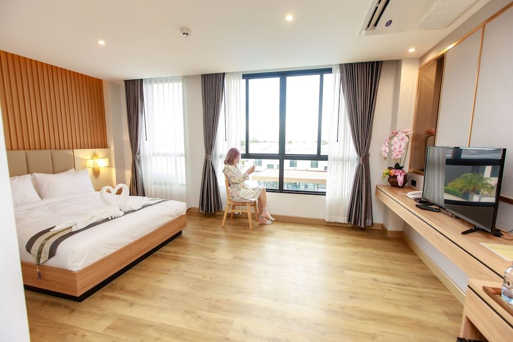 Siri Hotel Lumphun Deluxe Double Room 2