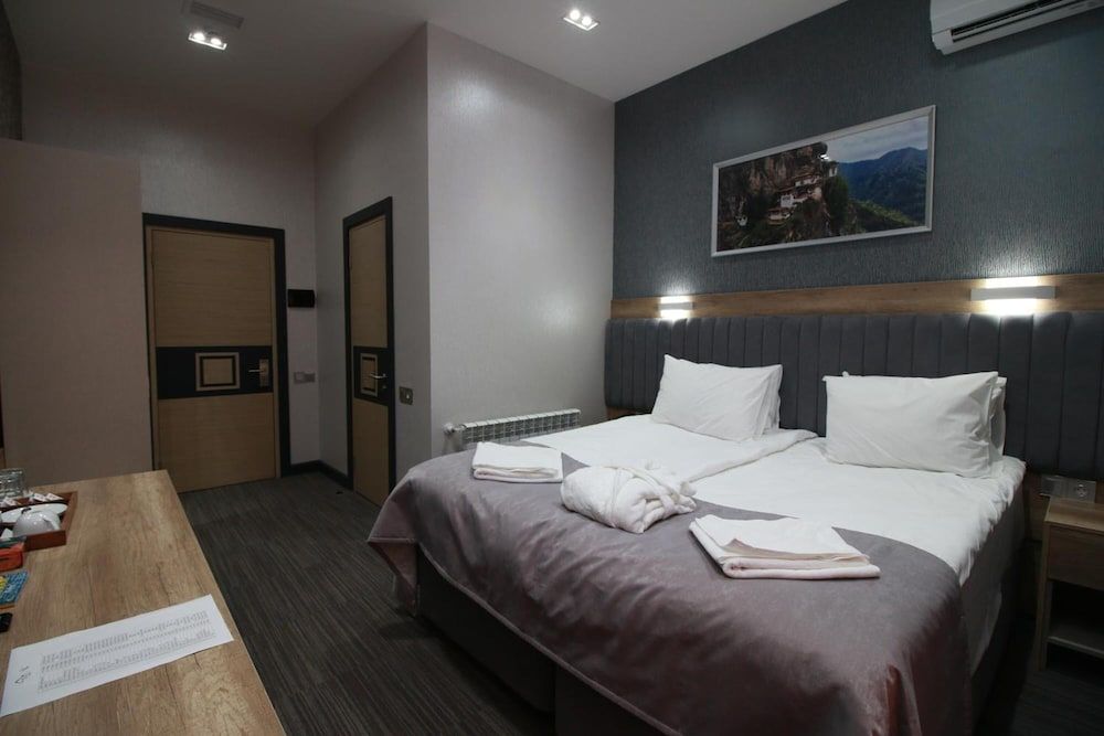 Home Suites Baku - Halal Hotel Superior Double Room, 1 King Bed 8
