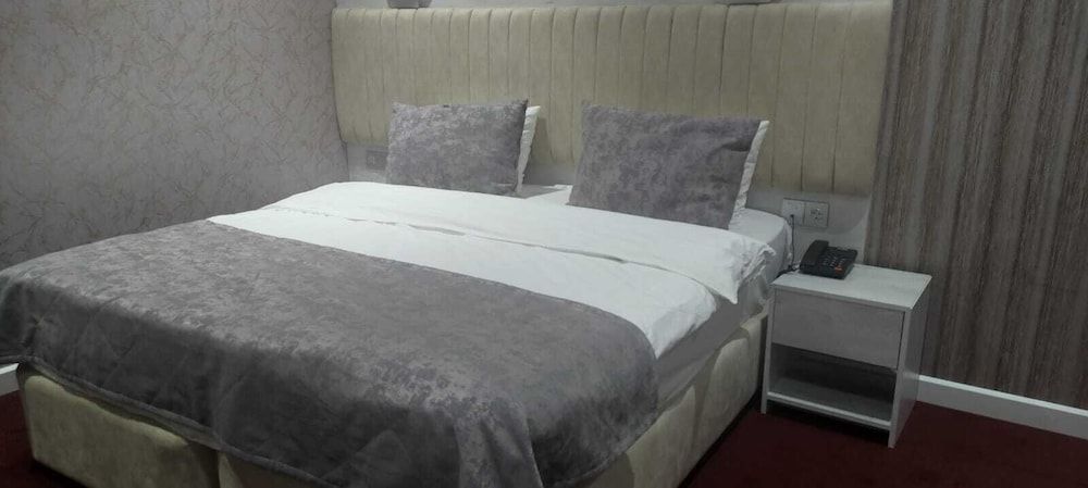 Luxury Suite