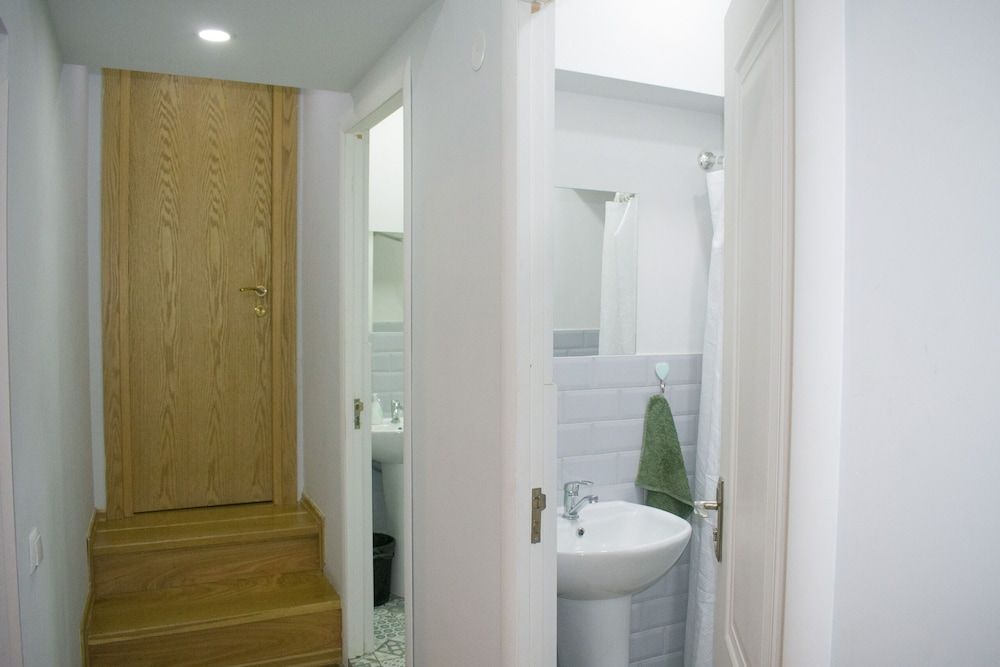 Moosica Hostel Economy Double Room, 1 Double Bed 6