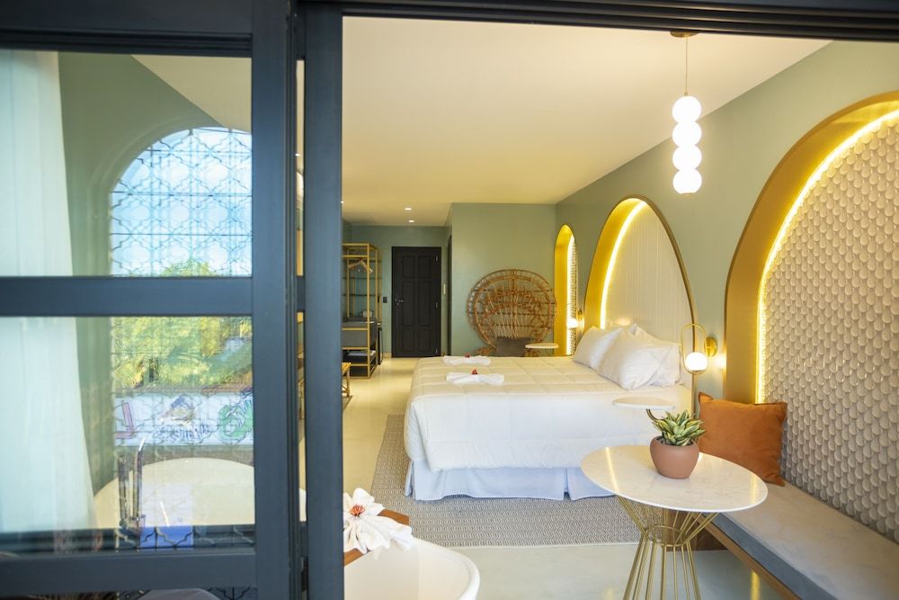 Exotica Boutique Hotel Deluxe Suite, Ocean View 5