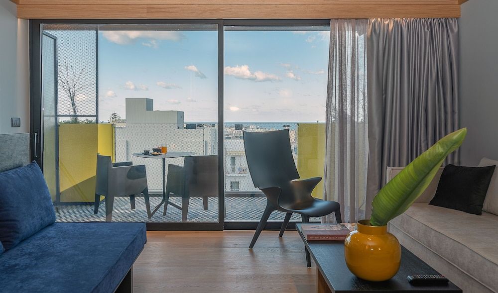 3 Pines Design Living 3 Bedroom Supreme Penthouse 8