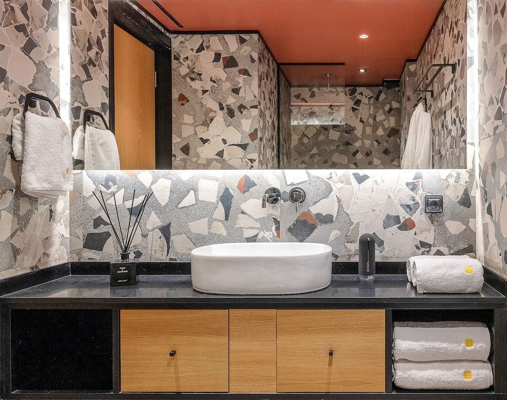 3 Pines Design Living Exclusive City Escape Suite 8