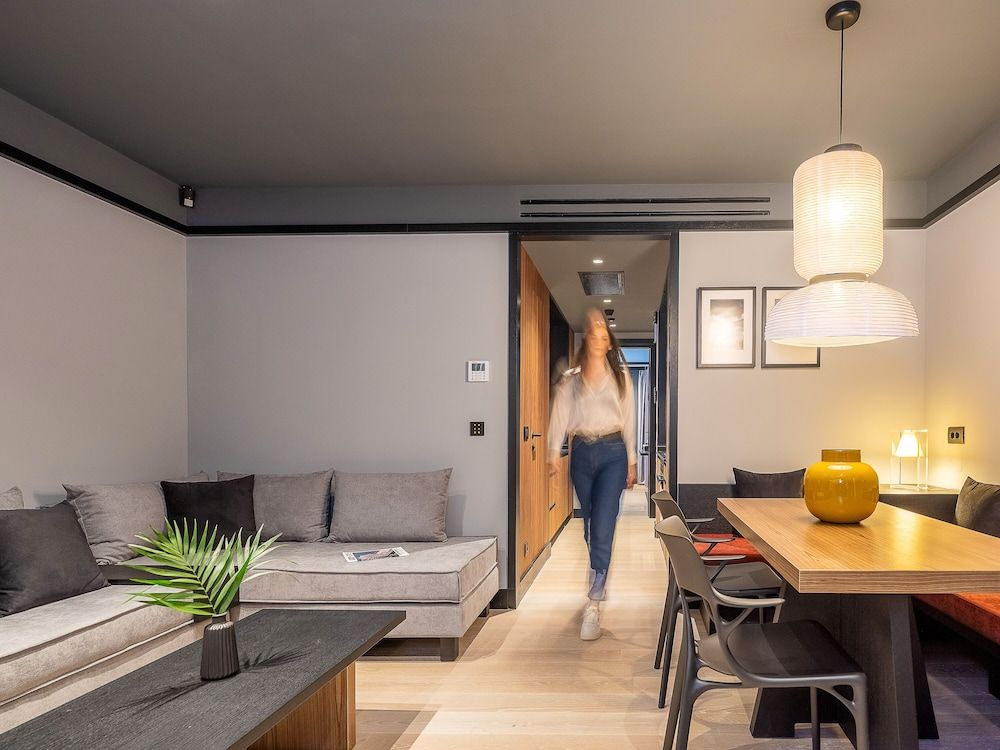 3 Pines Design Living Exclusive City Escape Suite 18