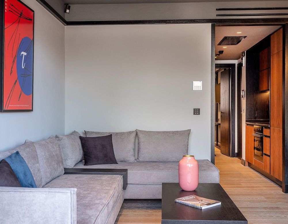 3 Pines Design Living Exclusive City Escape Suite 14