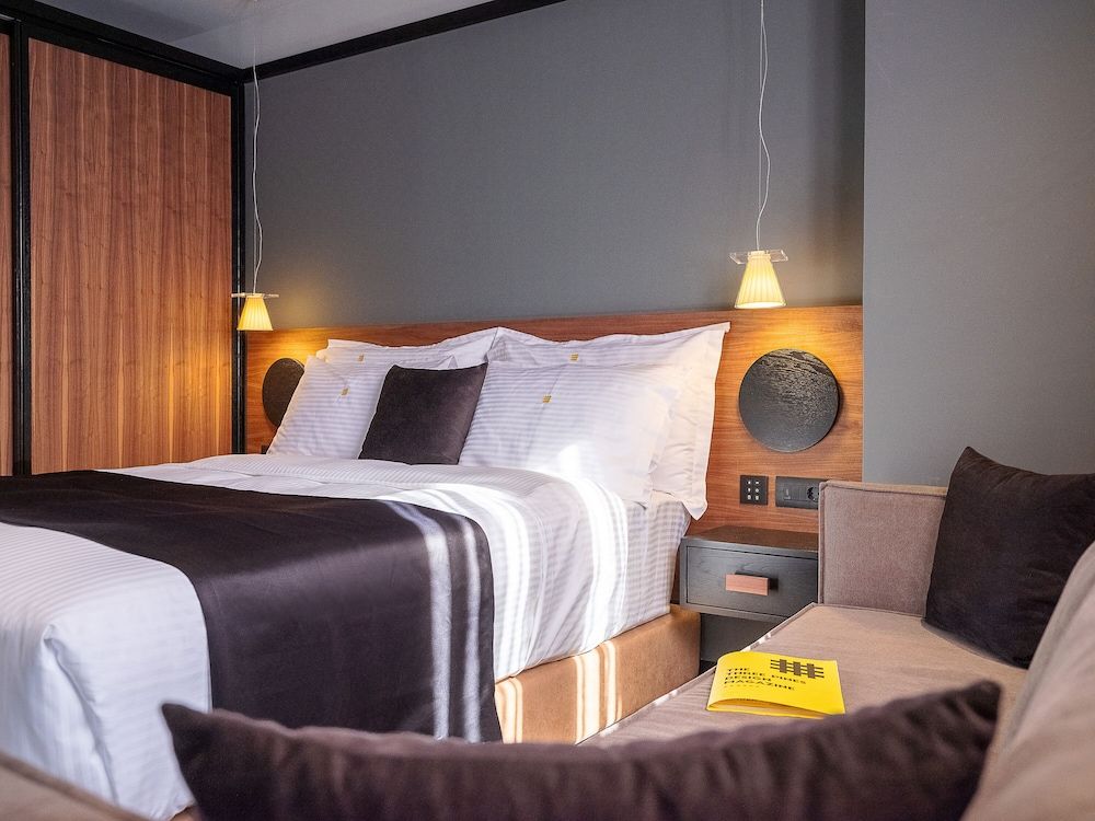 3 Pines Design Living Exclusive City Escape Suite 6