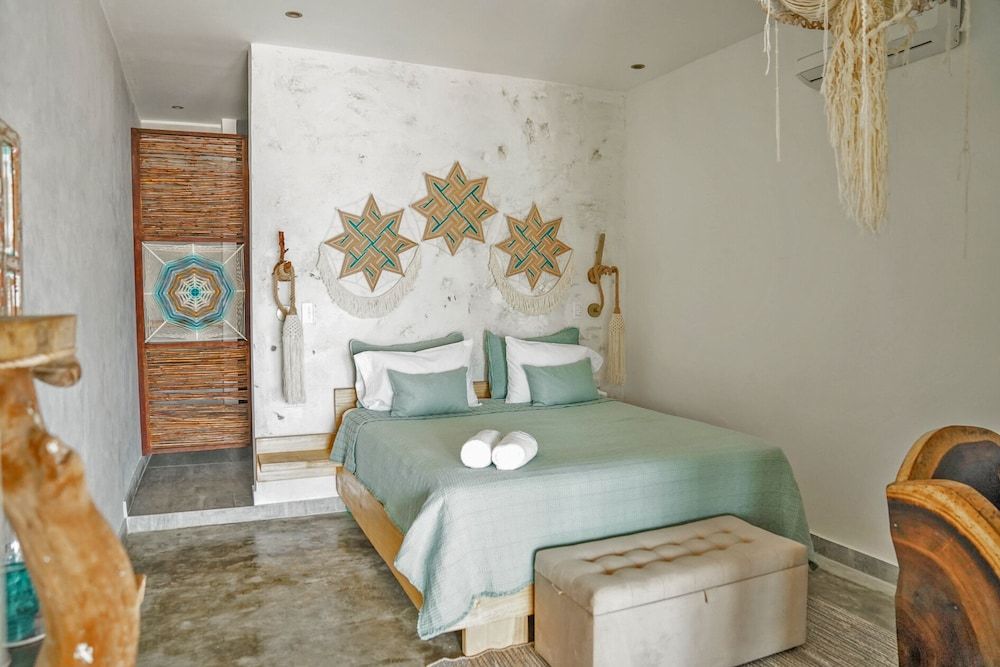 Design Studio Suite, 1 Queen Bed, Ocean View