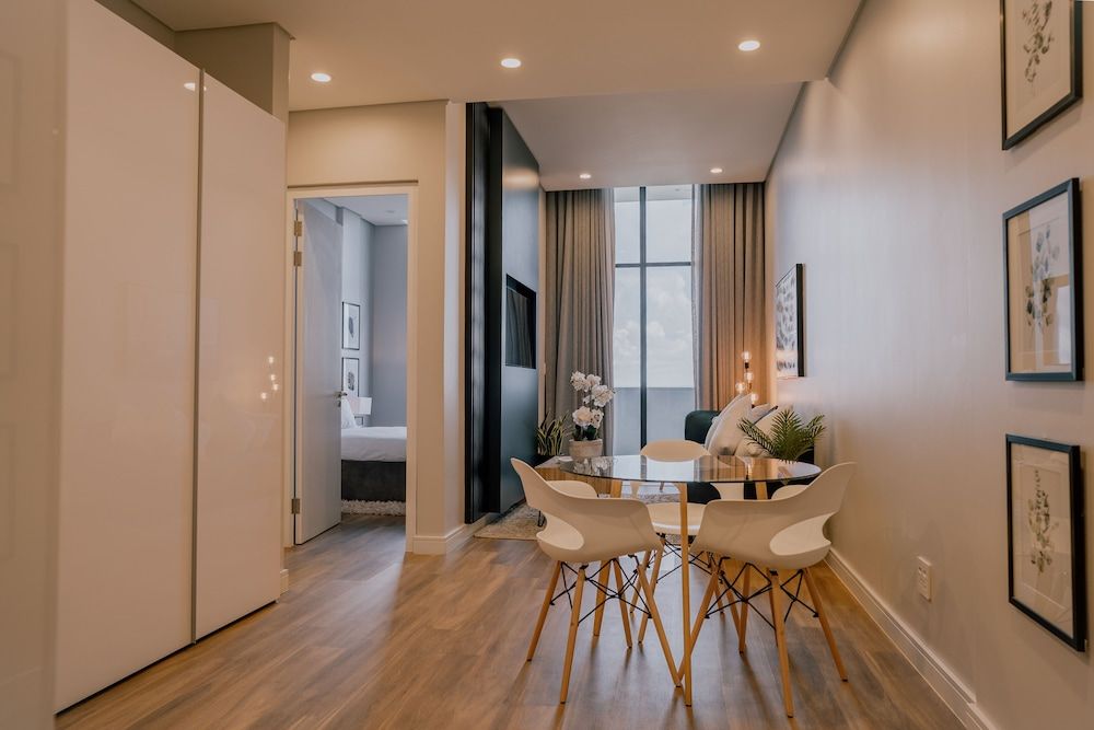 Reserved Suites Illovo Premium Apartment 3