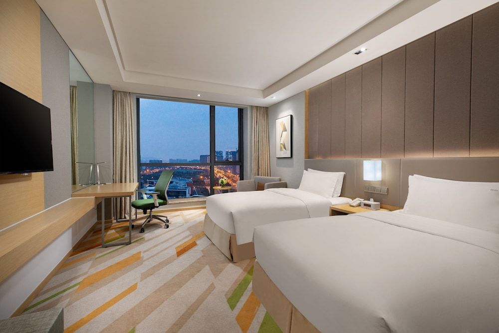 Standard Room, 2 Double Beds, City View (High Floor)