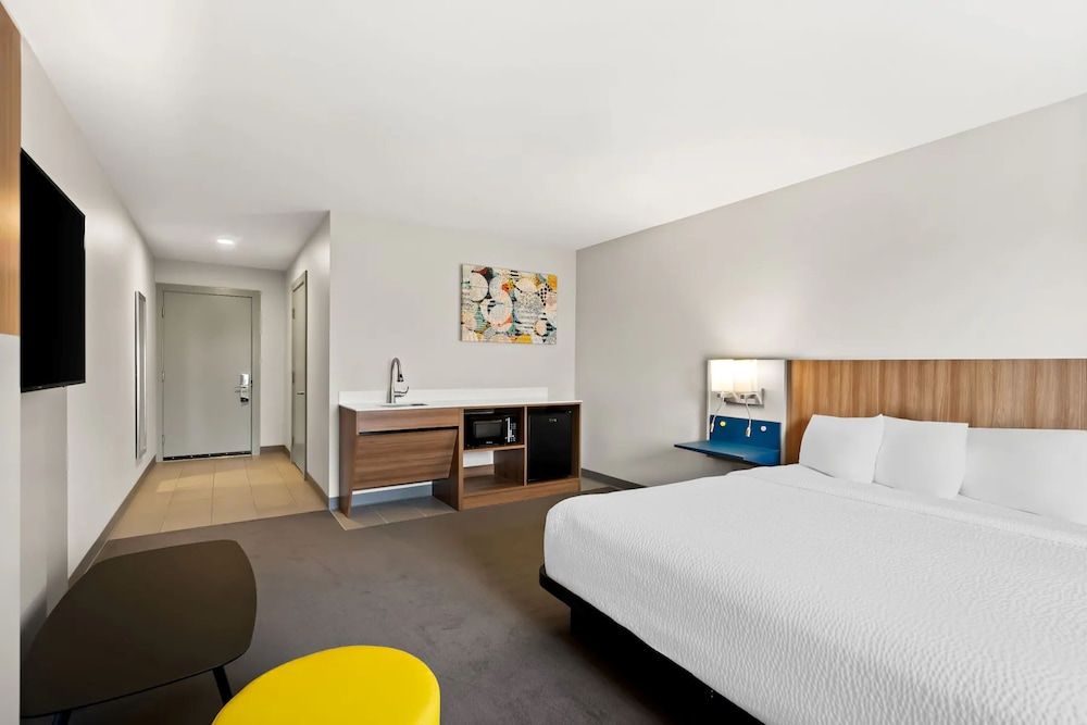 Holiday Inn Express & Suites George Quincy South by IHG Suite, 1 King Bed 2