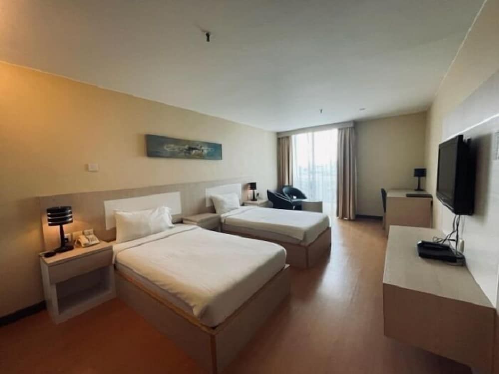 Jinhold Apartment Hotel Bintulu Deluxe Twin Room, 2 Twin Beds, Balcony 2