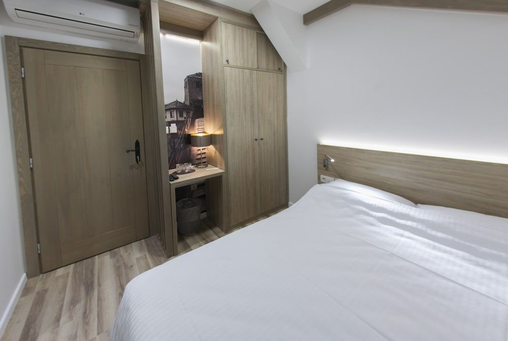 Hotel Emen Single Room