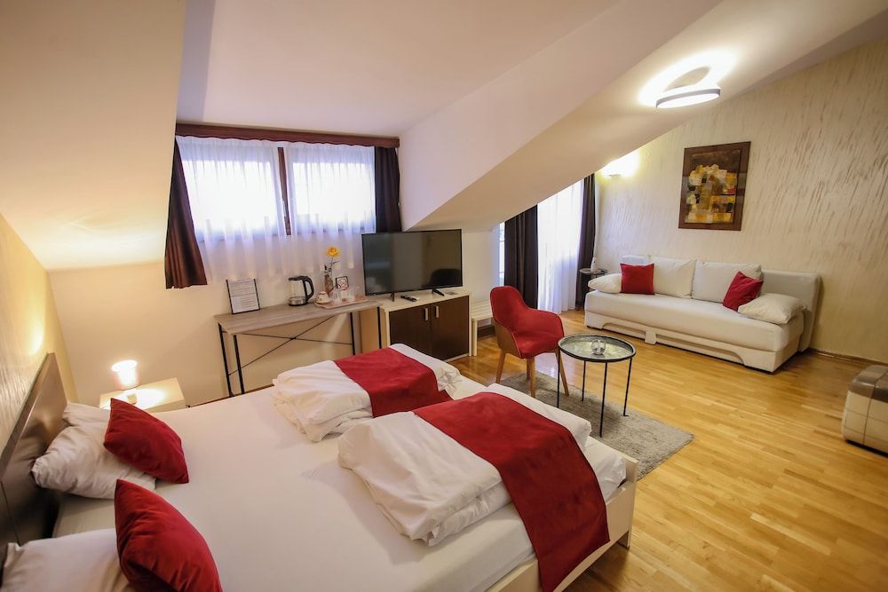 Hotel Emen Quadruple Room (Superior) 3