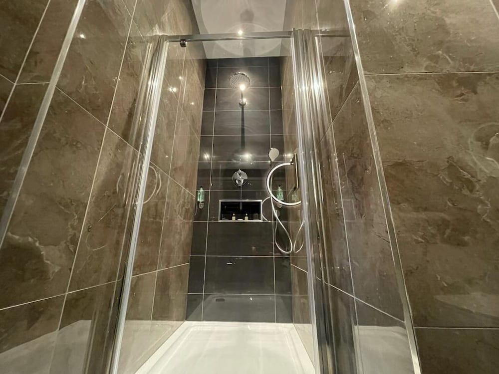 The Eccleston Hotel, BW Signature Collection Superior Suite, 1 King Bed, Non Smoking 6