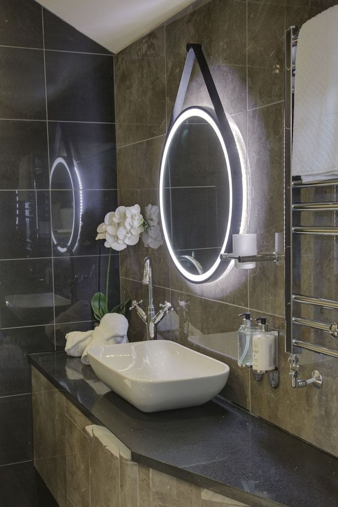 The Eccleston Hotel, BW Signature Collection Superior Suite, 1 King Bed, Non Smoking 5