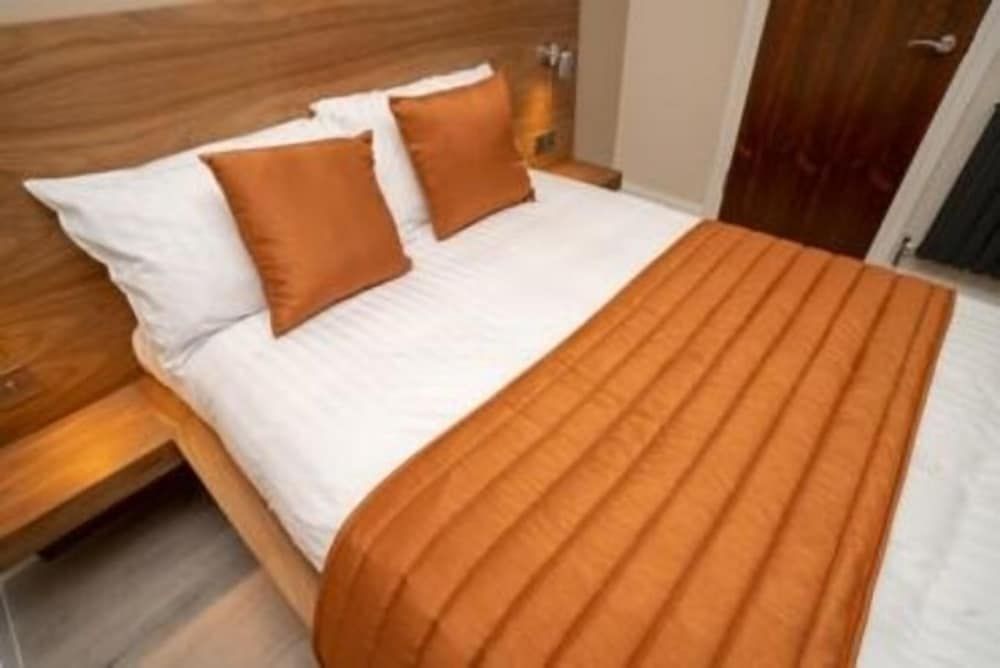 Eagle Hotel Superior Double Room 2