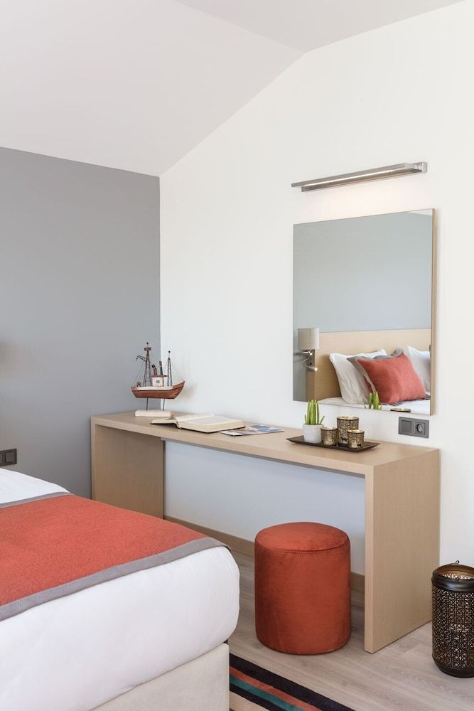 Suite, 1 King Bed, Non Smoking