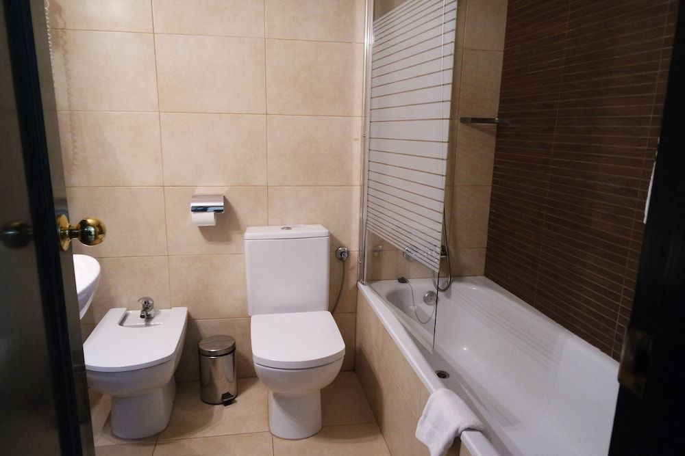 Sol Almería Basic Twin Room, Private Bathroom 2