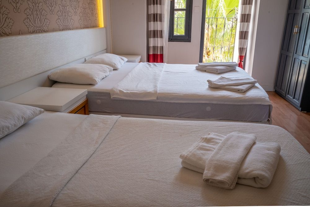 Hisar Aqua Hotel Standard Triple Room 2