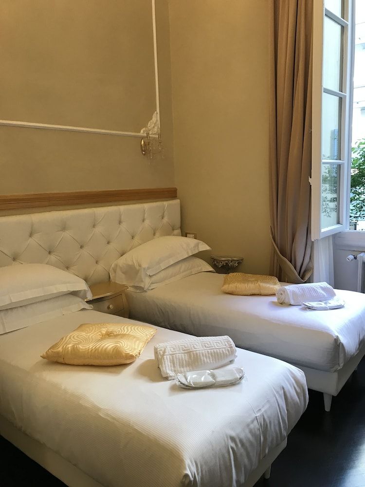 B&B Kingsman Superior Twin Room 2