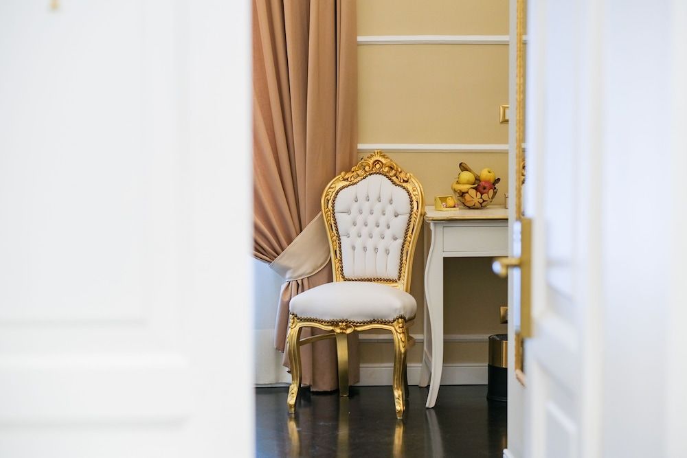 B&B Kingsman Superior Twin Room 8