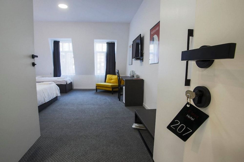 Hotel Elesa Family Room 5