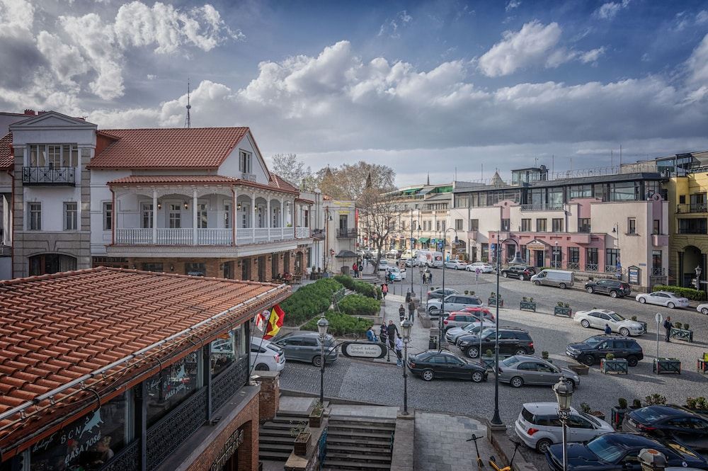 undefined Hotel Elesa 7