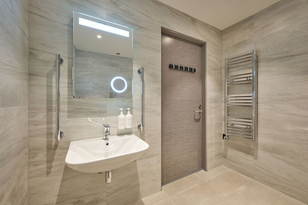 Spark by Hilton Luton Room, 1 Double Bed 5