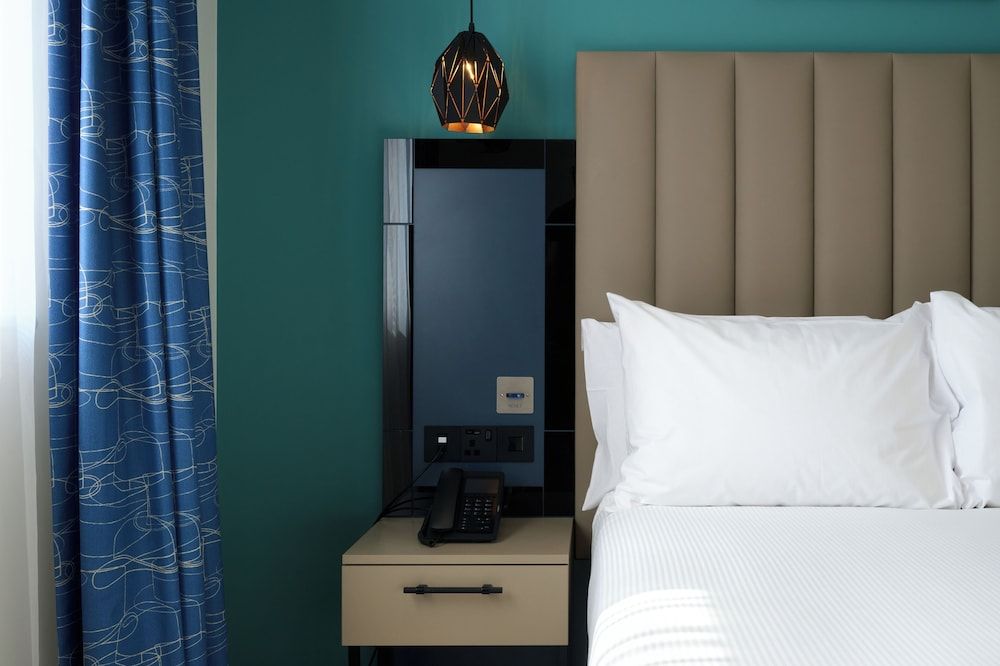 Spark by Hilton Luton Room, 1 Double Bed 7