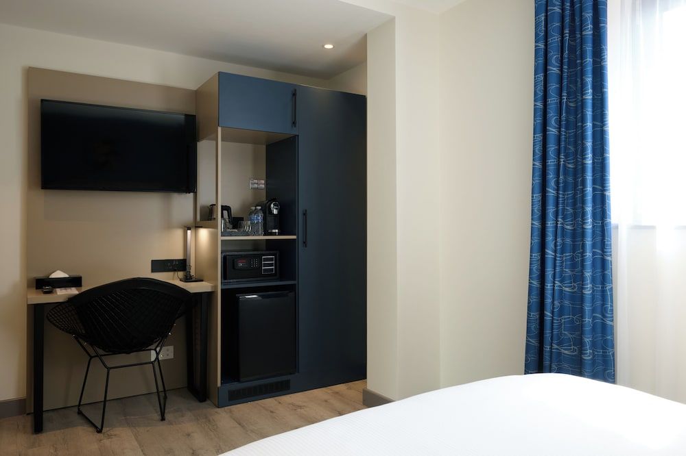 Spark by Hilton Luton Room, 1 Double Bed 8