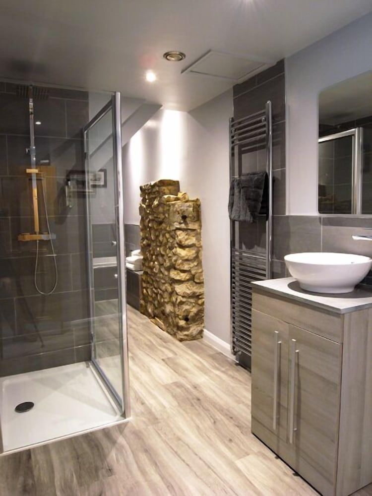 The George Inn Honeymoon Room 4