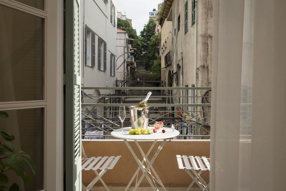 Lost Lost on the Stairs,with Balcony 6