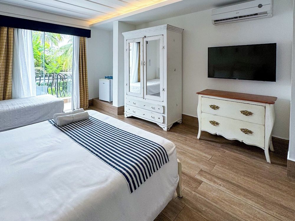 Deluxe Room, 1 Bedroom, Pool View