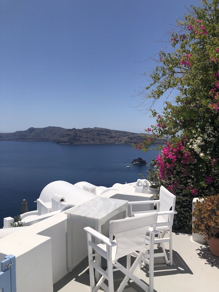 undefined Oia Memories Suites 9