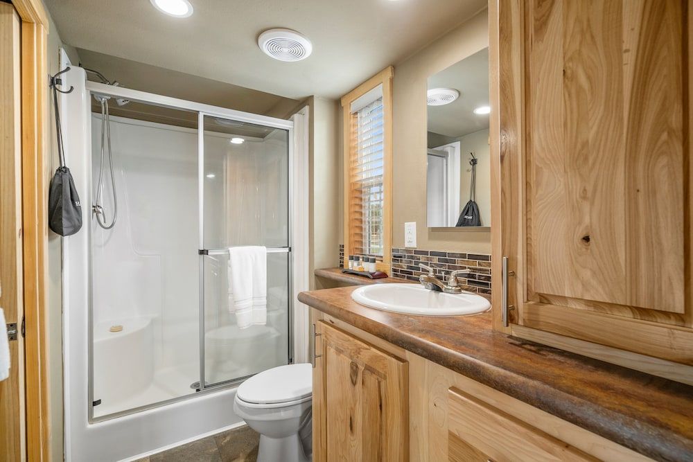 The Hideout Golf Club & Resort Cabin 5