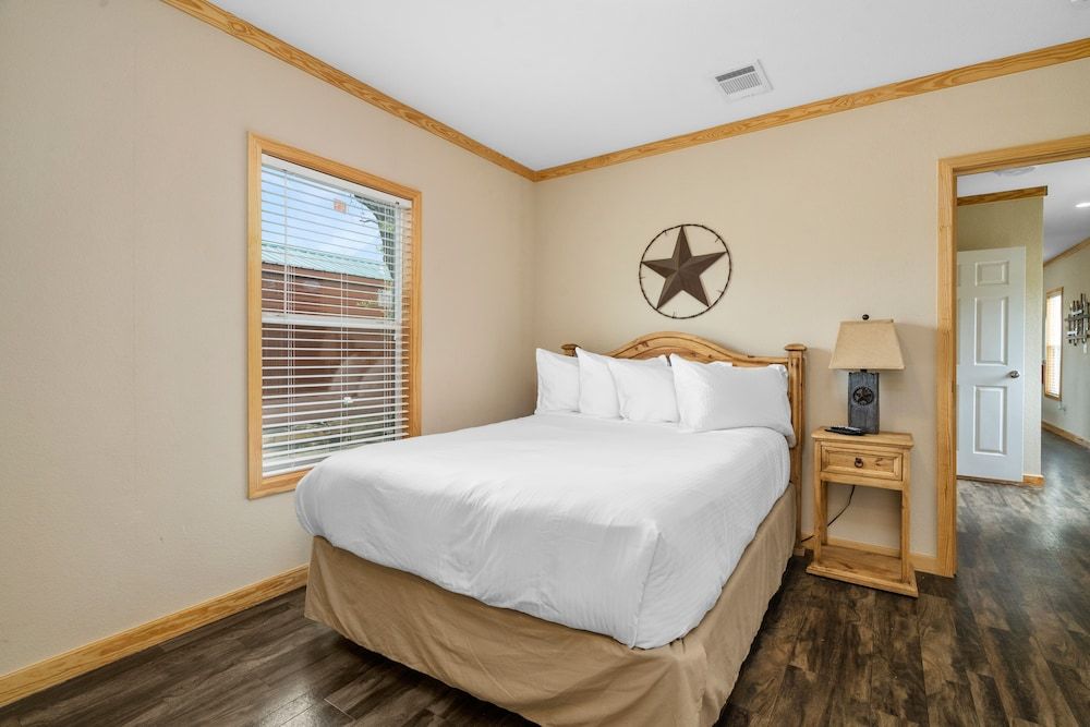 The Hideout Golf Club & Resort Ranch House Cabin