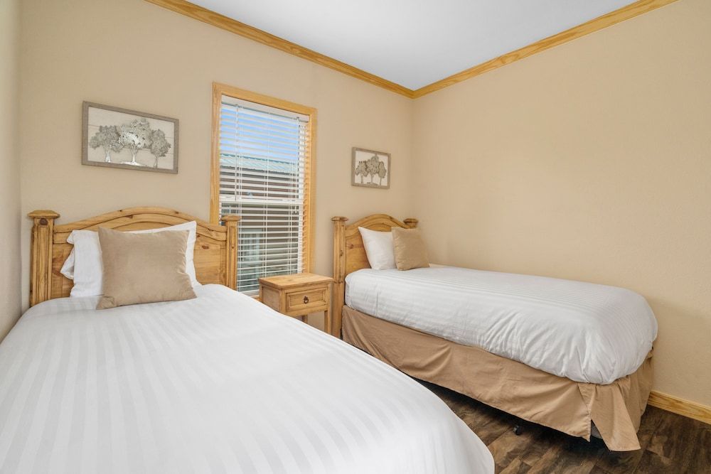 The Hideout Golf Club & Resort Ranch House Cabin 2