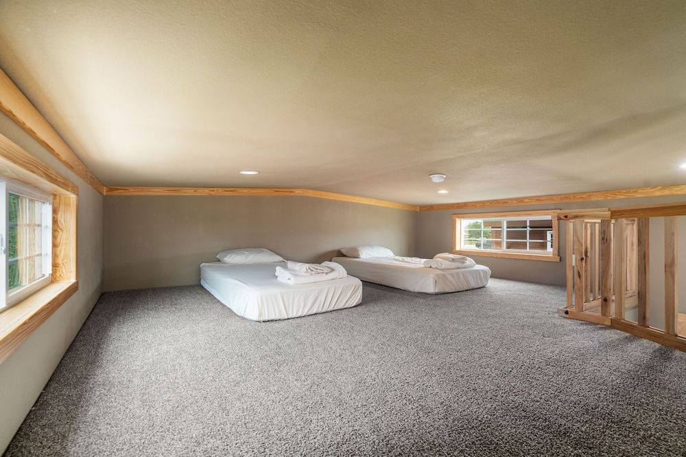 The Hideout Golf Club & Resort Cabin 2