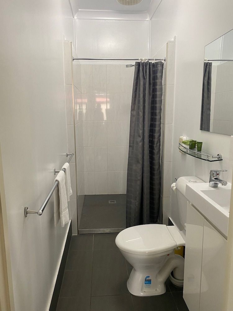 NRMA Atherton Tablelands Holiday Park Ensuite Cottage 2