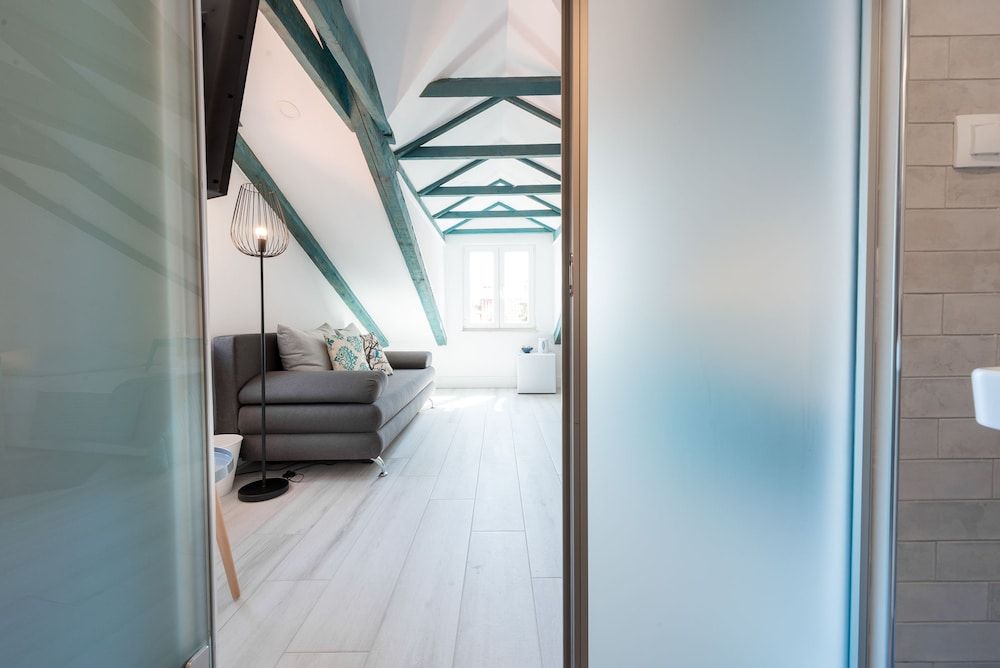 EuroAdria Residence Deluxe Room 9